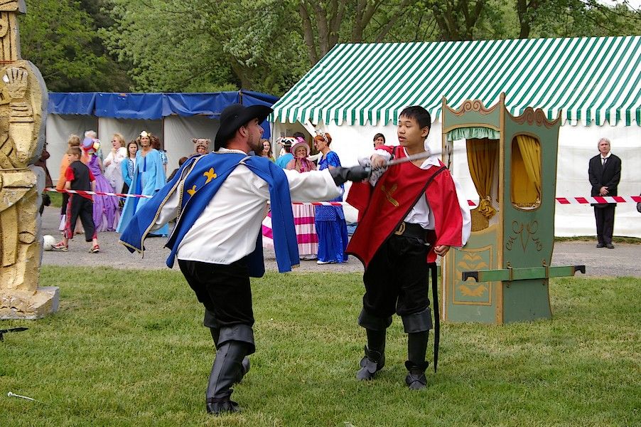 Les mousquetaires: les 20 ans du lac en fete 400
